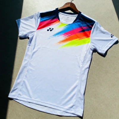 Camiseta técnica de poliéster blanco sublimada en frente y espalda colores vivos